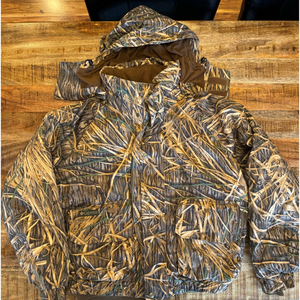 Columbia 3 in 1 jacket Hunting Jacket with pants. Shadow grass camo. Like new!